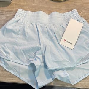 Lululemon Hotty Hot 2.5” Shorts